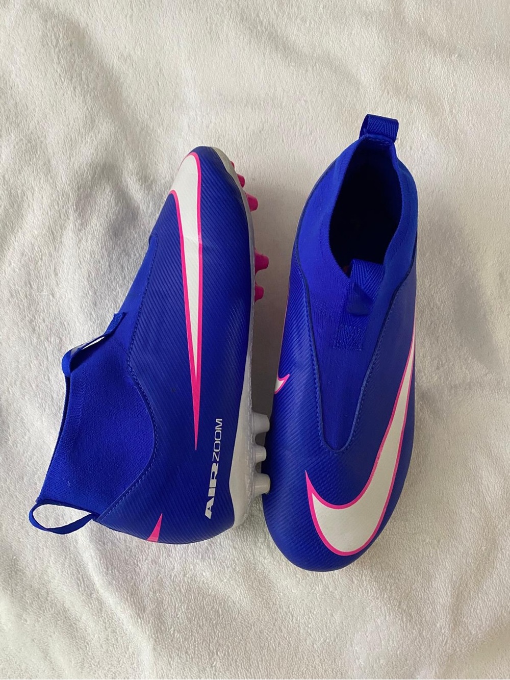 Nike Kids Blue & Pink Laceless Soccer Cleats